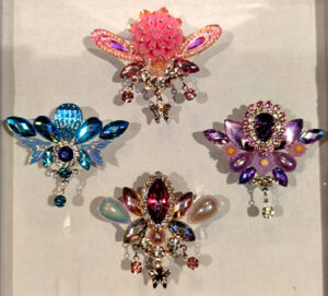 tatouage bijoux strass